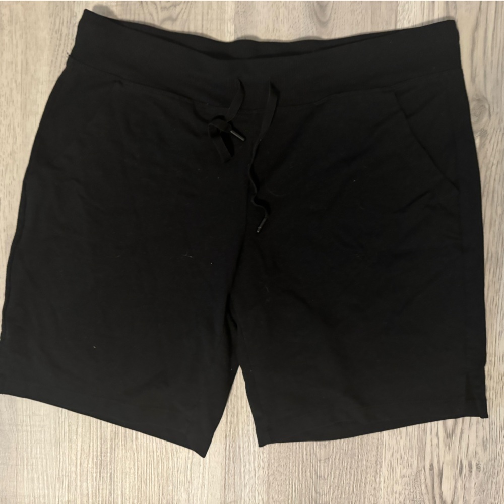 Women’s athletic basketball shorts